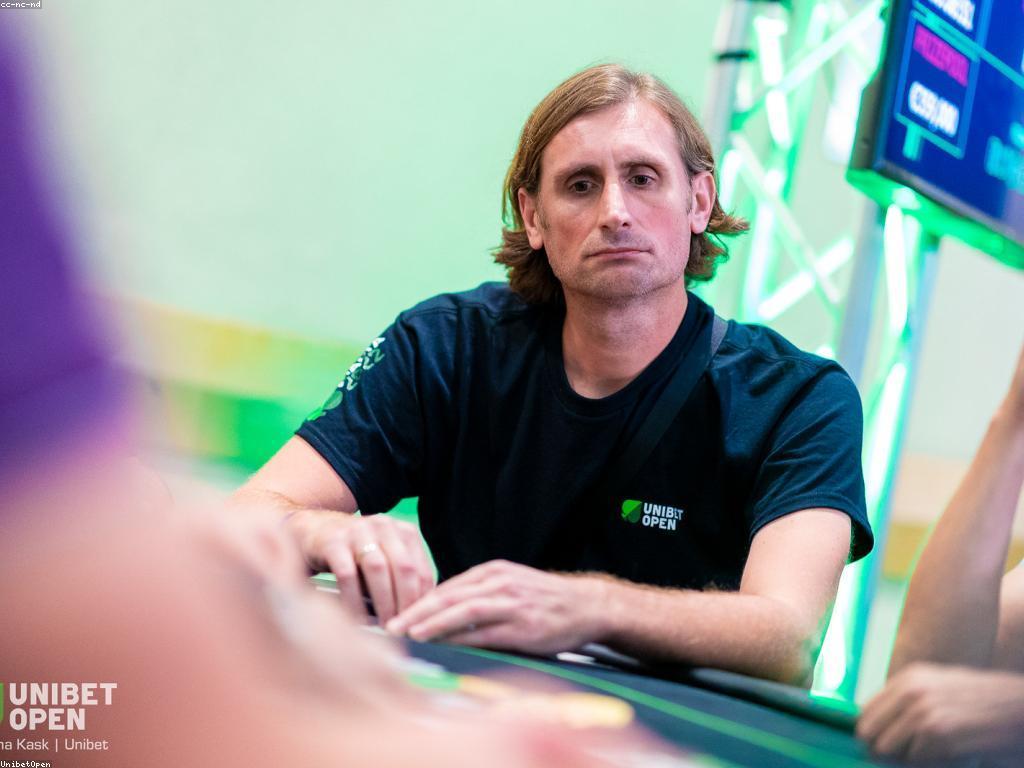 ពិពណ៌នាកាស៊ីណូ: កន្លែងកំសាន្តនិងឱកាស